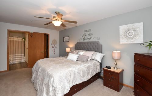 4967 Maple Leaf Cir, Milwaukee WI 53220-2780 exterior