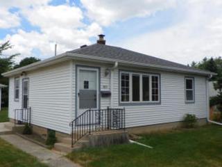 3675 5th St, Milwaukee, WI 53207-3204