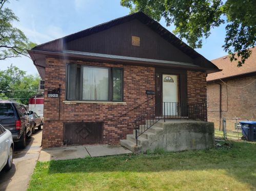 1922 21st Ave, Broadview, IL 60153-2916