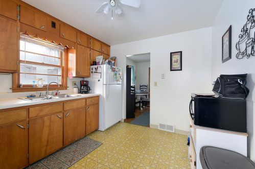 1632 Clay St, Bull Valley IL 60098-2580 exterior