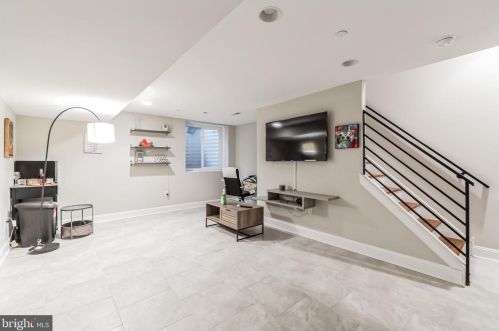 1424 Front St, Philadelphia PA  19147-3902 exterior