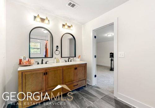 1666 Connally Dr, Atlanta GA 30344-1166 exterior