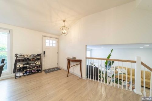 29 New St, Cresskill, NJ 07626-2254