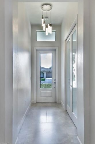 711 102 Ave, Naples FL 34108-3216 exterior