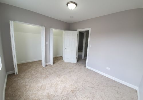 3657 61 St, Chicago IL 60637-2322 exterior