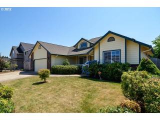 588 Edwards Dr, Eugene, OR 97404-1237