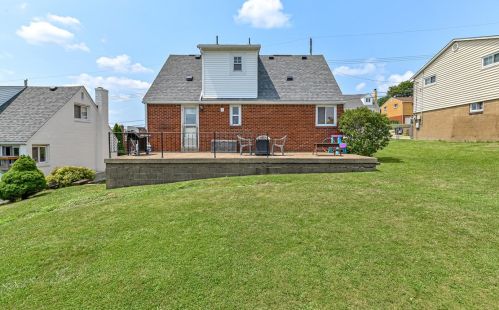 746 Centre Ave, Pittsburgh PA 15202-1712 exterior