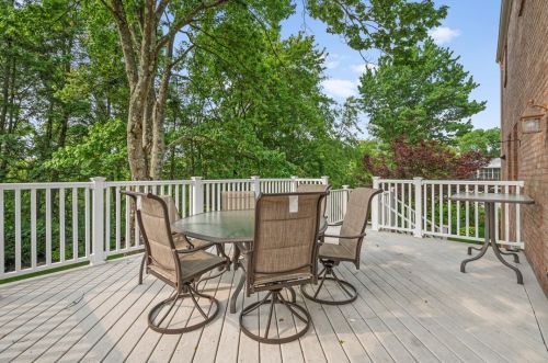 181 Penhurst Dr, Pittsburgh PA 15235-5318 exterior