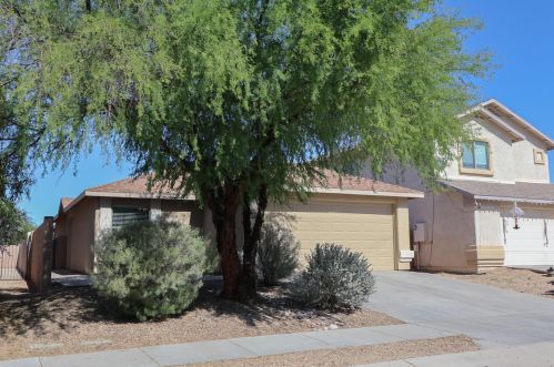 2472 Chris Oliver Way, Tucson, AZ 85705-4948