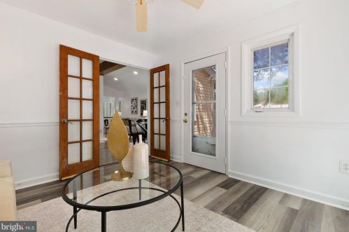 13763 Travilah Rd, Rockville MD 20850-3532 exterior