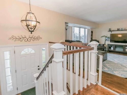 44 Harvest Ln, Commack NY 11725-1529 exterior