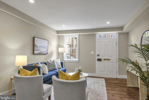 313 Royal St, Alexandria VA  22314-2628 exterior