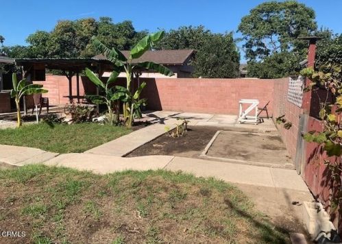 2508 Colonia Ave, Oxnard CA 93036-1230 exterior