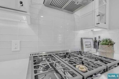 78 Central Ave, Demarest NJ  07627-1711 exterior