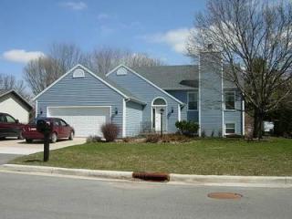 608 Wild Rose Ln, Appleton, WI 54914-8527