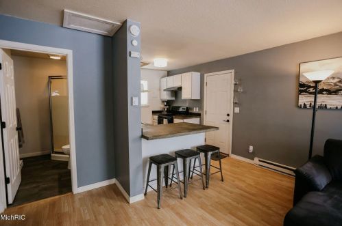 1303 Bruce St, Mount Pleasant MI 48858-1303 exterior