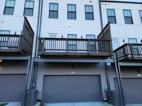 1853 La Dawn Ln, Atlanta GA 30318-2016 exterior