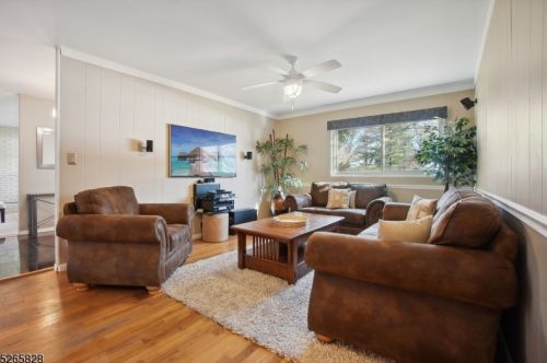 117 Stephenville Pkwy, Edison NJ 08820-2610 exterior