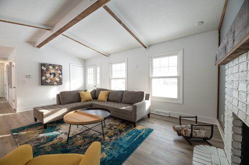 1748 Prince Ln, Meskegon MI  49445-1742 exterior