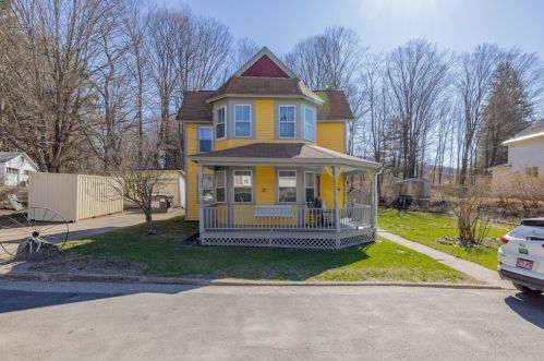 17 Pleasant St, Montgomery MA  01085-3719 exterior