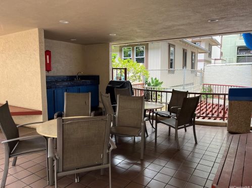 1535 Pensacola St, Honolulu HI  96822-3835 exterior