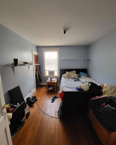 77 Clarence St, Providence RI 02909-3504 exterior