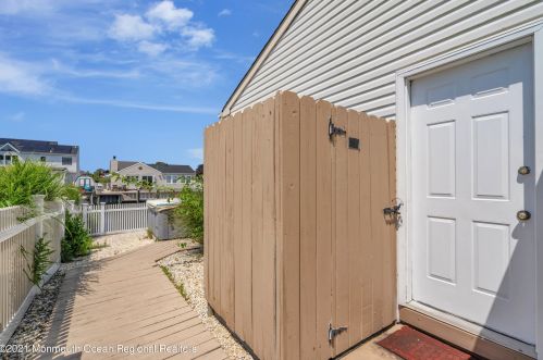 80 Storm Jib Ct, Berkeley Township NJ 08721-1417 exterior