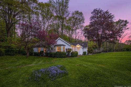 275 Bayberry Ln, Westport, CT 06880-1618