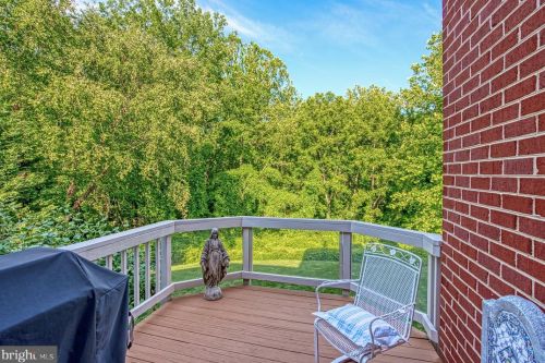 1613 Maddux Ln, Mc Lean VA 22101-3200 exterior