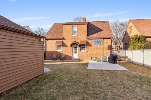 1417 22 St, Manitowoc WI 54220-5510 exterior