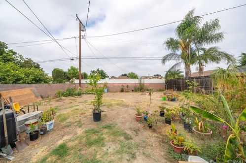 13633 Carpintero Ave, Bellflower CA 90706-2720 exterior