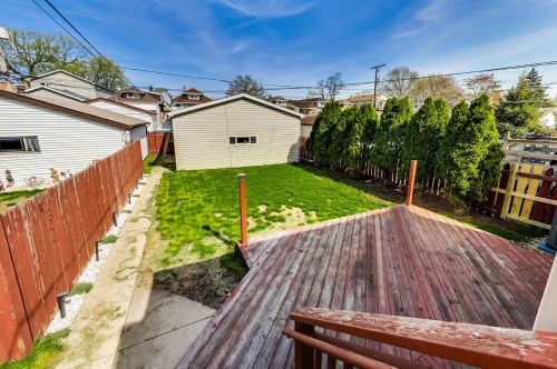 2713 77 Ave, Chicago IL 60707-1406 exterior