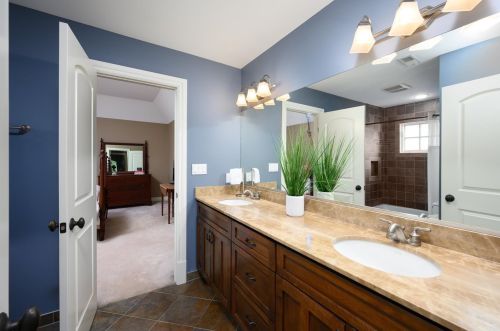 562 Linden Ave, Elmhurst IL 60126-4029 exterior