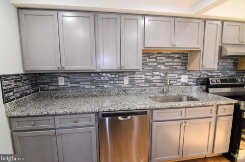 6439 Patience Ct, Alexandria VA 22315-3443 exterior