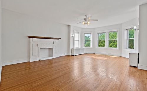 2219 Rosemont Ave, Chicago IL 60659-2195 exterior