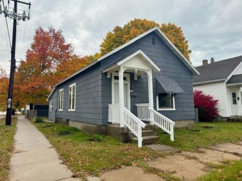 718 11th Ave, Menominee, MI 49858-3040