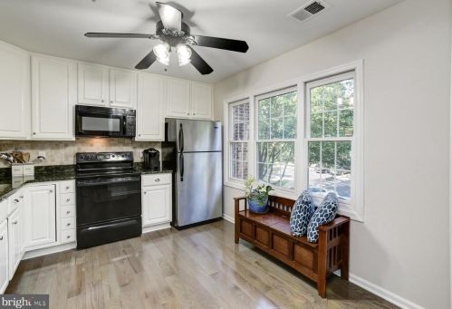 11323 Morning Gate Dr, Rockville, MD 20852-3145