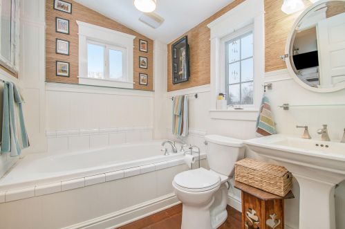 318 Academy St, Allegan MI 49010-1455 exterior