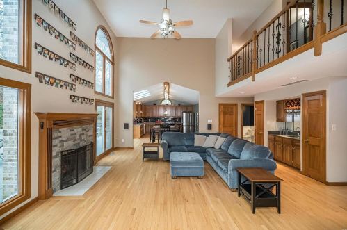 11070 Rambling Oaks Dr, Saint Louis MO 63128-2036 exterior