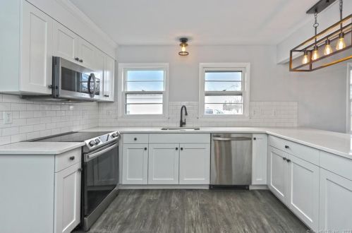 46 Cooper Ave, Wallingford CT  06492-3956 exterior