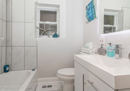 7816 Hermitage Ave, Chicago IL  60620-4415 exterior