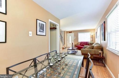 5700 Fenwick Dr, Alexandria VA  22303-1526 exterior