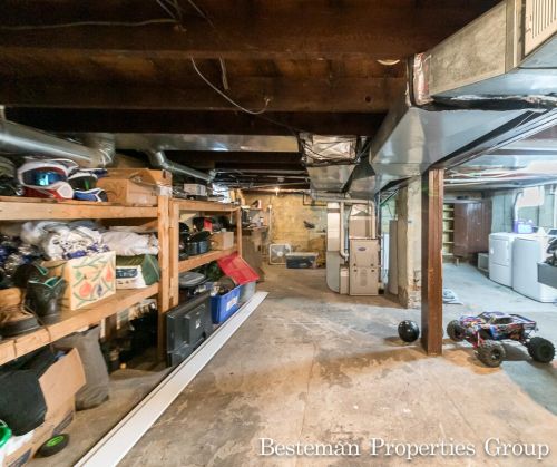 1631 Huizenga St, Meskegon MI  49442-5939 exterior