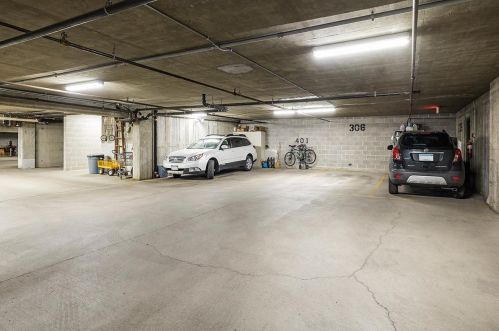 745 Grand Ave, Saint Paul MN 55105-3384 exterior