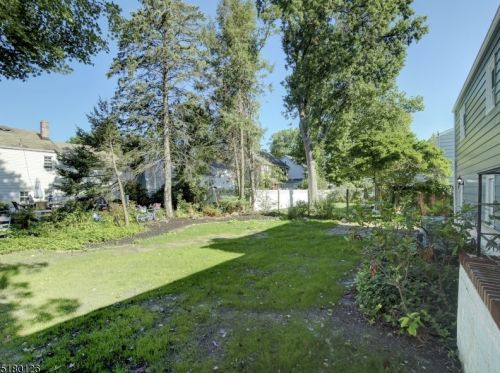 2215 Newark Ave, Scotch Plains NJ  07076-4672 exterior