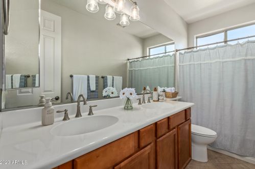 1623 Kaibab Dr, Chandler AZ 85249-3071 exterior