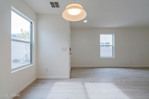 6419 Sunrise Vly Dr, Tucson AZ 85706-4979 exterior