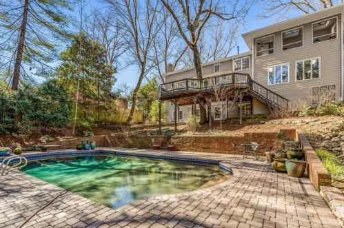 1129 Mason Woods Dr, Atlanta, GA 30329-3803
