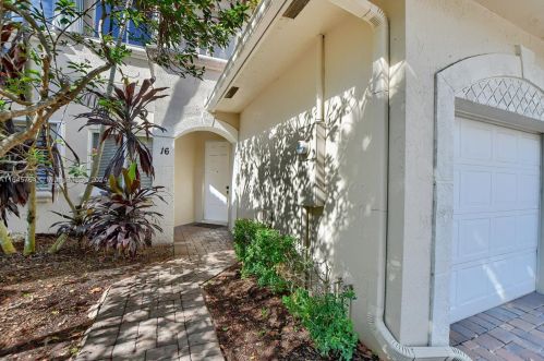 23 Royal Palm Way, Boca Raton, FL 33432-7819