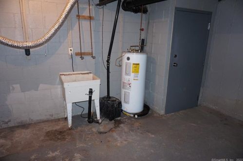 243 Pierremount Ave, New Britain CT  06053-2300 exterior